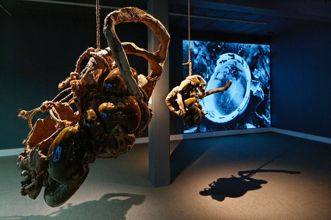 Documentatie van de tentoonstelling 'Ja Natuurlijk · How art saves the World', GEM / Gemeentemuseum Den Haag, 2013
